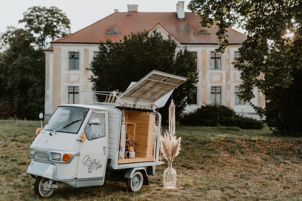 piaggio ape prosecco van