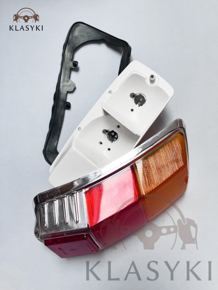 Lampa tylna lewa z uszczelką Fiat 500 F R