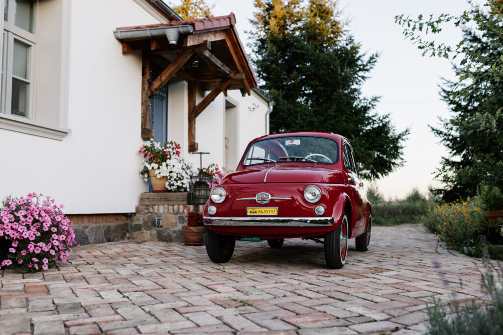 wynajem samochodów zabytkowych Fiat 500 D