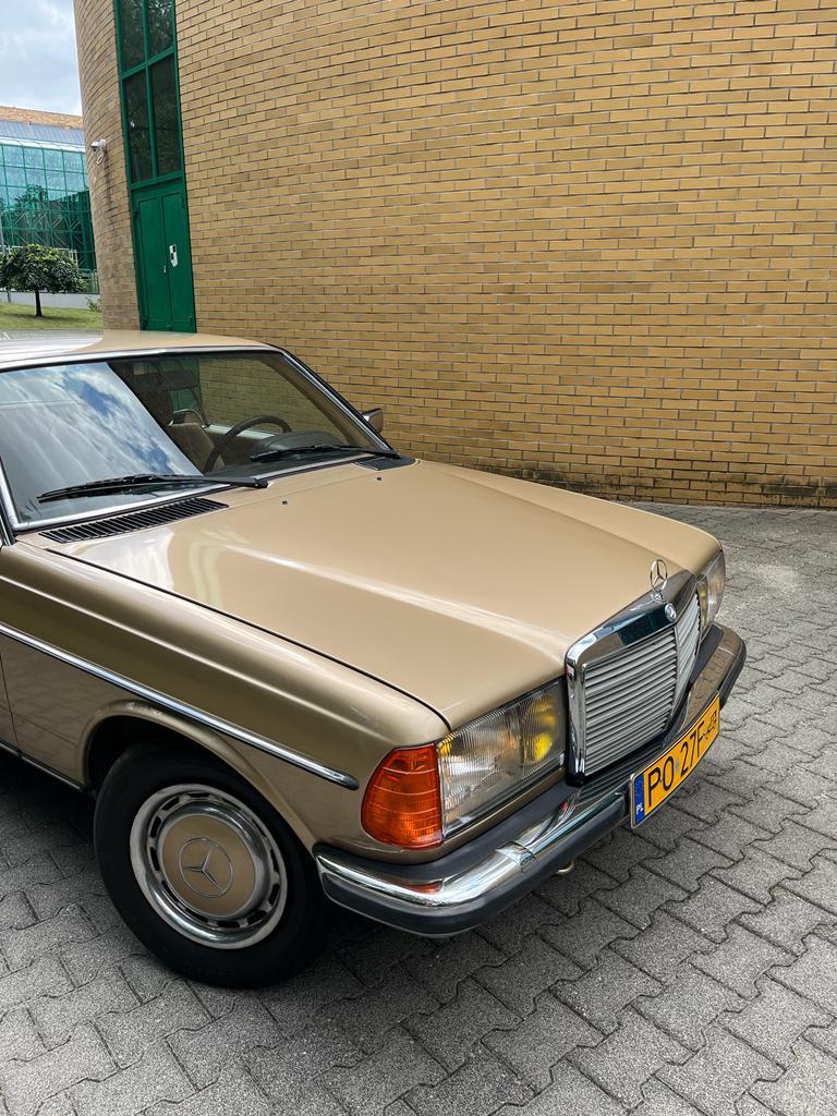 Mercedes W123 Coupe renowacja  portfolio